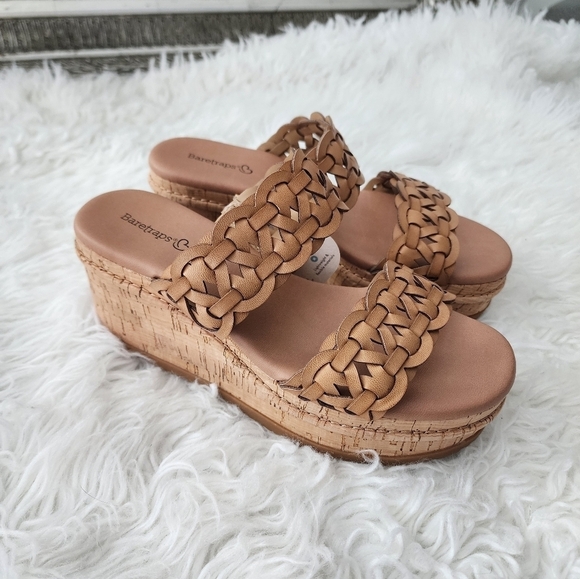 Baretraps Skylar Wedge Sandal. Size 6.5. New. Step into summer with the Skylar - Picture 1 of 6